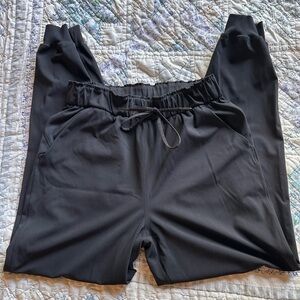 Stretch Highrise Lululemon Joggers. Excellent condition